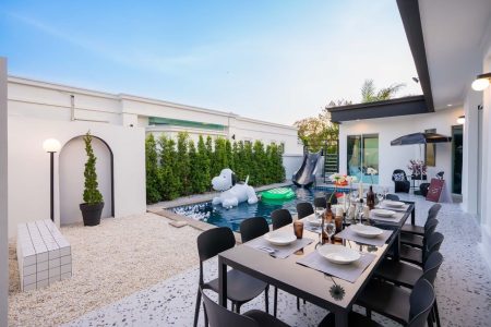 Planet House Pool Villa 3BR3Bath Pattaya (Max 15 pp)